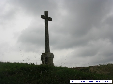 Černý Kříž mezi Strmilovem a Vlčicemi
