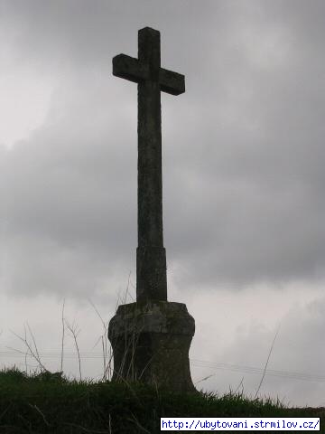 Černý Kříž mezi Strmilovem a Vlčicemi