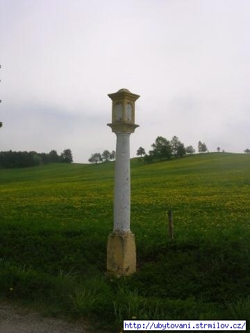 Boží muka u Kunžaku směrem na Suchdol