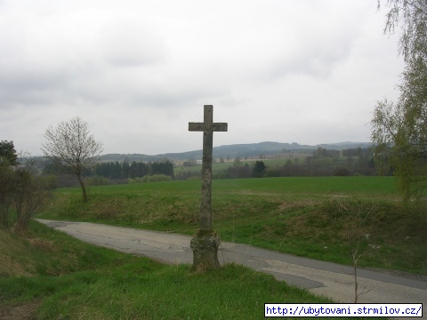 Černý Kříž mezi Strmilovem a Vlčicemi